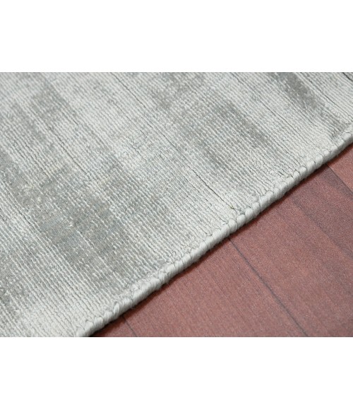 Amer Affinity Londyn Silver Hand-Woven Viscose Area Rug 5' x 8'