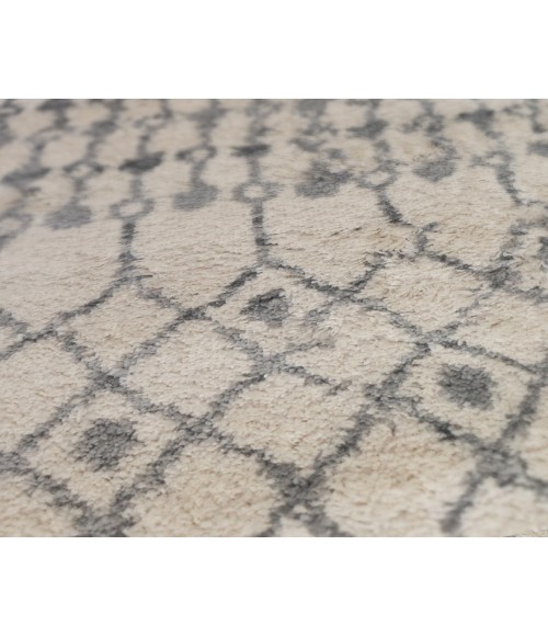 Aspen Arra Ivory/Gray Geometric Area Rug