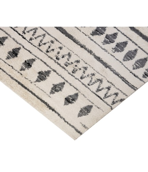 Aspen Clara Cream/Black Geometric Area Rug
