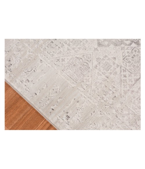 Amer Cambridge Leyland Platinum Polyester Area Rug 2'x3'3"