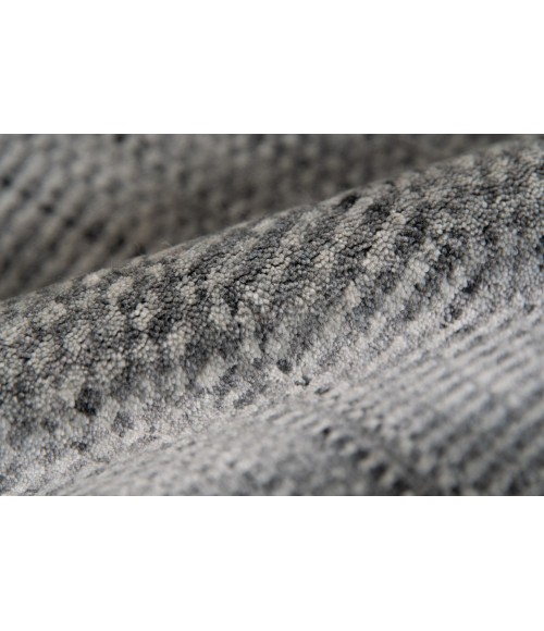 Amer Raffia Kinston Silver Hand-woven Wool Blend Area Rug 5'x8'