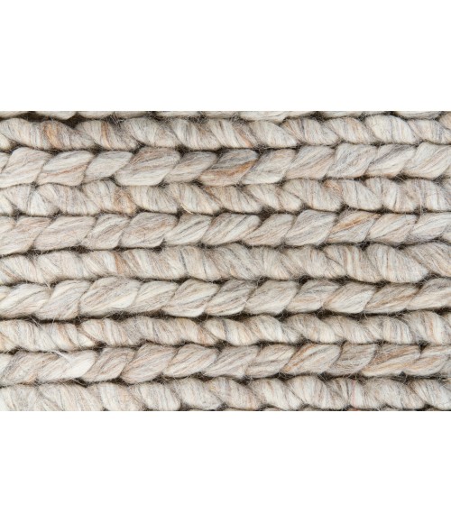 Chandra VALENCIA VAL-24401 5 ft. X 7 ft. 6 in. Rect. Rug