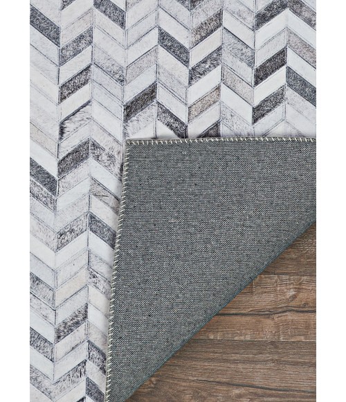 Couristan Prairie Vesle 4' x 6' Ice Caps Area Rug