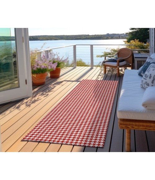 Dalyn Indoor/Outdoor Hinton HN1 Red Washable 2'3" x 10' Rug