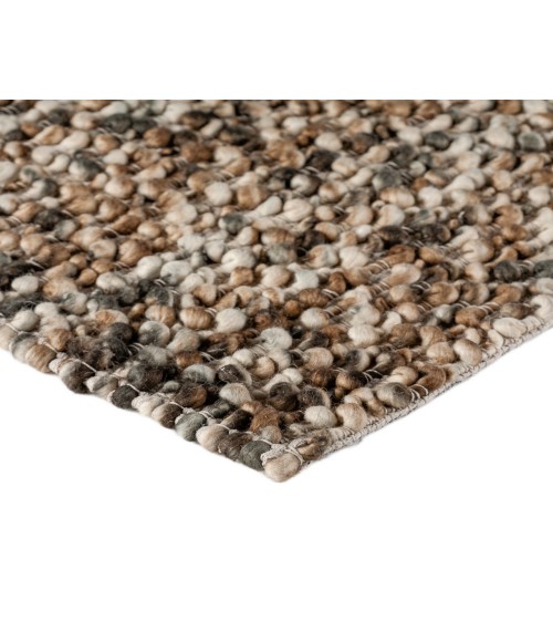 Dalyn Hanu HU1 Chocolate 5' x 7'6" Rug
