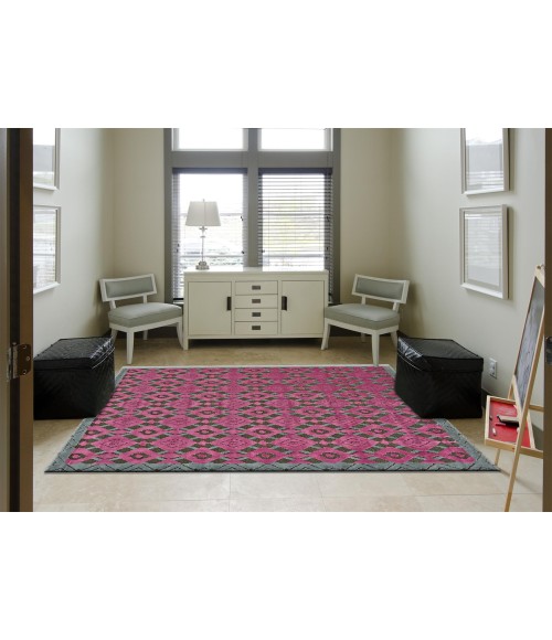 Feizy SAPHIR RUBUS 3361F IN DARK GRAY/RASPBERRY 5' 3" X 7' 6" Area Rug