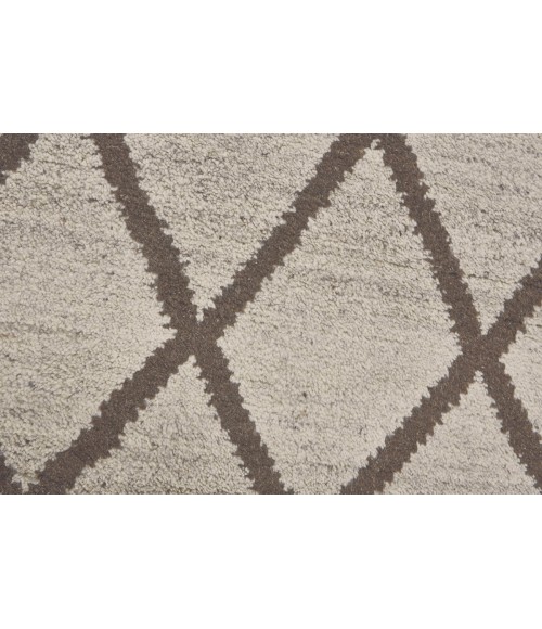 Feizy Barbary Global Diamond, Ivory/Brown, 7'-9" x 9'-9" Area Rug