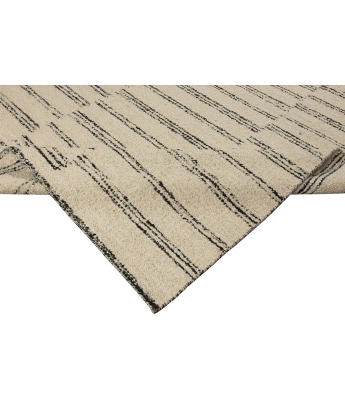 Harounian Arizona White-Black AZ-01 6 ft. X 9 ft. Rectangle Rug