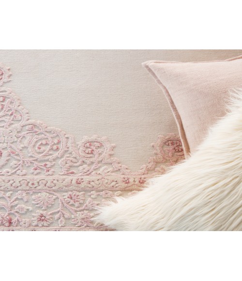 Jaipur Living Malo Medallion Pink/ White Area Rug (5'X7'6")