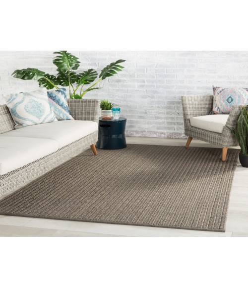 Jaipur Living Iver Indoor/ Outdoor Solid Gray/ Taupe Area Rug (7'6"X9'6")