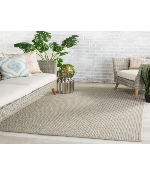Jaipur Living Iver Indoor/ Outdoor Solid Light Gray Area Rug (6'X9')