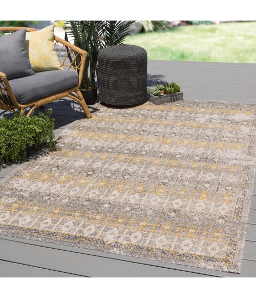 Jaipur Living Giralda Indoor/ Outdoor Trellis Light Gray/ Yellow Runner Rug (2'6"X8')