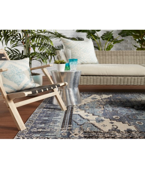 Jaipur Living Cicero Indoor/ Outdoor Medallion Blue/ Gray Area Rug (7'6"X9'6")