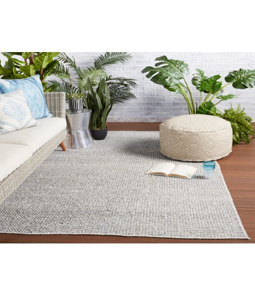 Jaipur Living Crispin Indoor/ Outdoor Solid Gray/ Ivory Area Rug (7'10"X10'10")