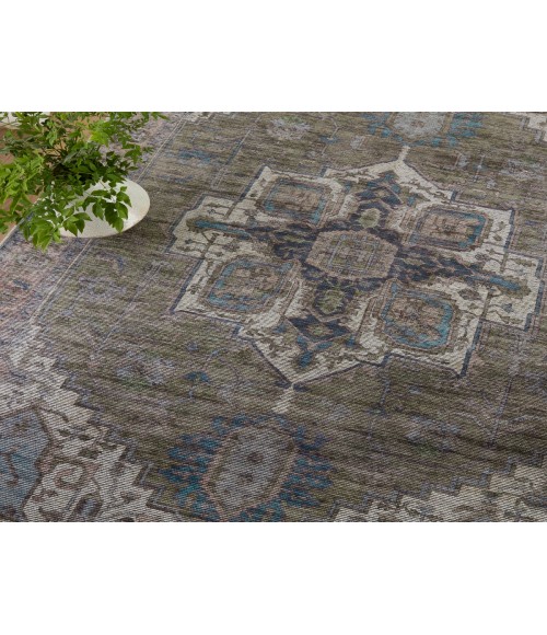VIN07 Chaplin Rug Vibe by Jaipur Living Chaplin Medallion Green/ Blue Area Rug 7'10"X10'