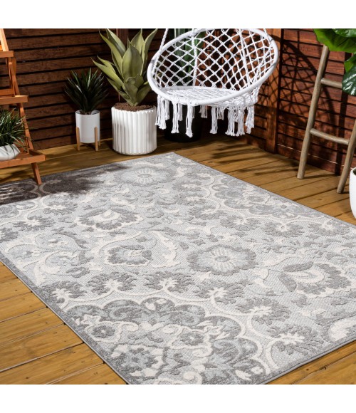 Lucena Modern Medallion High-Low Light Gray/Ivory 4 ft. x 6 ft. Indoor/Outdoor Area Rug