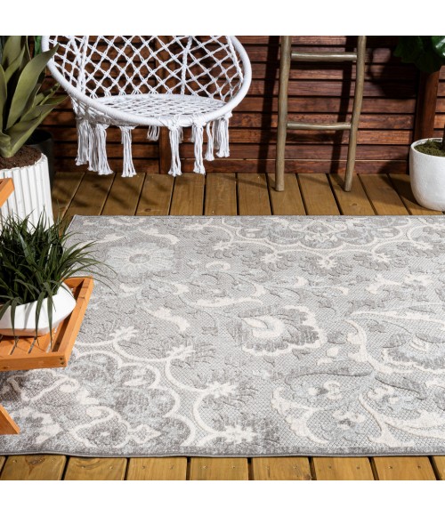 Lucena Modern Medallion High-Low Light Gray/Ivory 4 ft. x 6 ft. Indoor/Outdoor Area Rug
