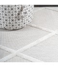 Salines Diamond Trellis Ivory 5' Round Indoor/Outdoor Area Rug