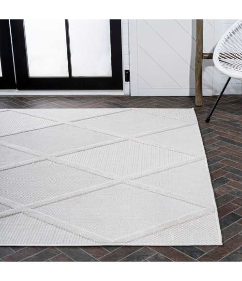 Salines Diamond Trellis Ivory 4 ft. x 6 ft. Indoor/Outdoor Area Rug