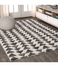 Aisha Moroccan Triangle Geometric Cream/Black 3 ft. x 5 ft. Area Rug