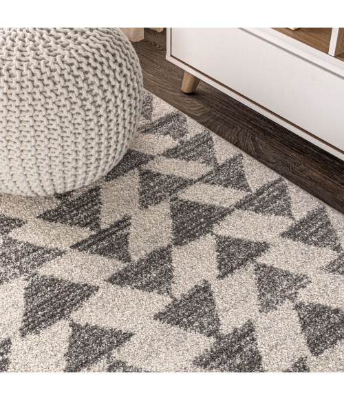 MOROCCAN HYPE Area Rug Aisha Moroccan Triangle Geometric Cream/Gray 8 ft. x 10 ft. Area Rug
