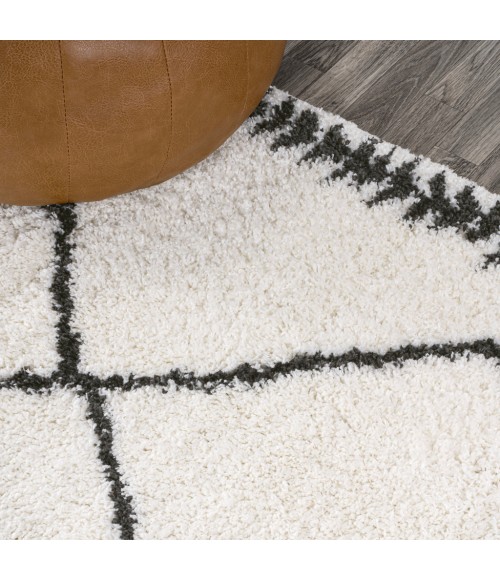 MOROCCAN HYPE Area Rug Calvia Moroccan Diamond Shag White/Gray 4 ft. x 6 ft. Area Rug