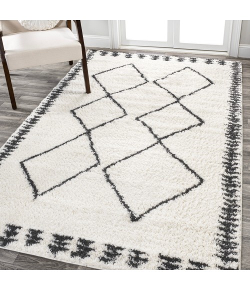 MOROCCAN HYPE Area Rug Calvia Moroccan Diamond Shag White/Gray 4 ft. x 6 ft. Area Rug