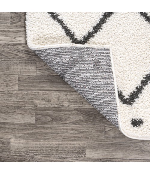 MOROCCAN HYPE Area Rug Cami Moroccan Style Diamond Shag White/Gray 4 ft. x 6 ft. Area Rug