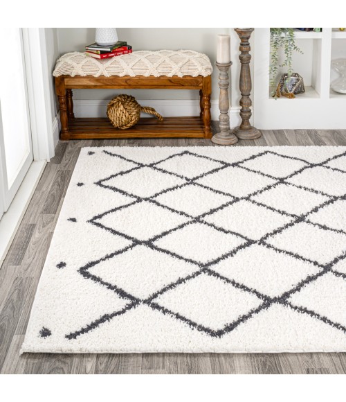 MOROCCAN HYPE Area Rug Cami Moroccan Style Diamond Shag White/Gray 4 ft. x 6 ft. Area Rug