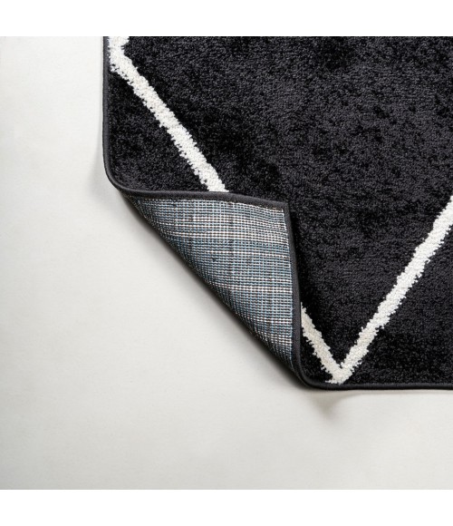 SUPERSOFT Area Rug Cole Minimalist Diamond Trellis Black/White 4 ft. x 6 ft. Area Rug