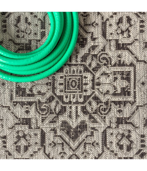 SANTA MONICA Area Rug Sinjuri Medallion Textured Weave Gray/Black 5' Square Indoor/Outdoor Area Rug