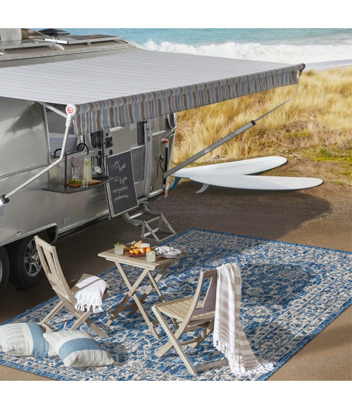 Palazzo Vine and Border Textured Weave Navy/Gray 5' Round Indoor/Outdoor Area Rug