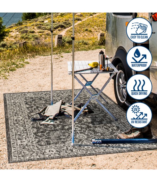 Palazzo Vine and Border Textured Weave Black/Gray 5' Round Indoor/Outdoor Area Rug