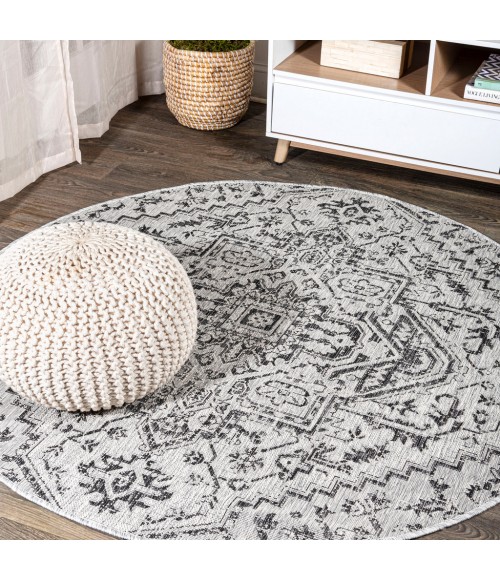 Estrella Bohemian Medallion Textured Weave Black/Gray 5' Round Indoor/Outdoor Area Rug