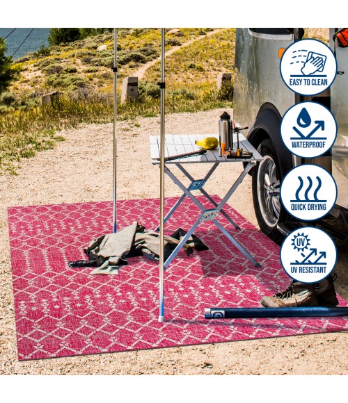 Ourika Moroccan Geometric Textured Weave Fuchsia/Light Gray 5' Round Indoor/Outdoor Area Rug