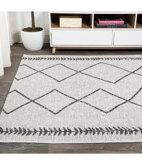 SANTA MONICA Area Rug Derya Tribal Diamond Trellis Ivory/Black 8 ft. x 10 ft. Indoor/Outdoor Area Rug