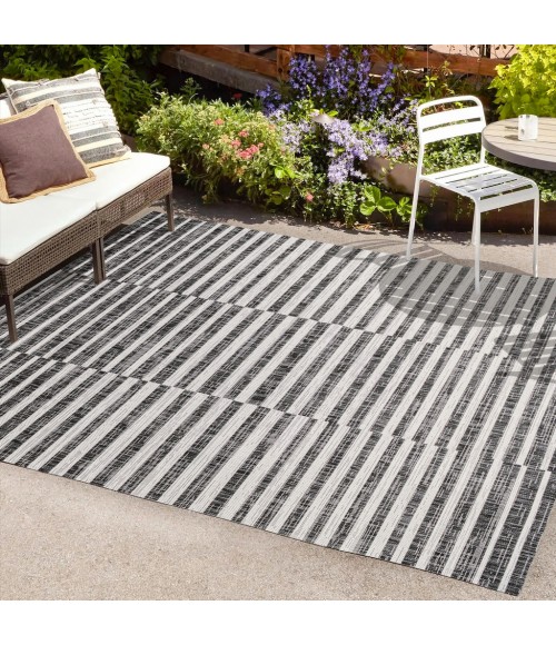 SANTA MONICA Area Rug Sukie Modern Offset Stripe Black/Ivory 3 ft. x 5 ft. Indoor/Outdoor Area Rug