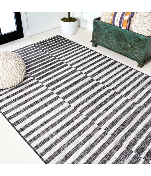 SANTA MONICA Area Rug Sukie Modern Offset Stripe Black/Ivory 3 ft. x 5 ft. Indoor/Outdoor Area Rug