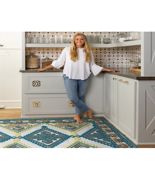 Kaleen Warwick Ivory TDW07-01-1818 18 in. X 18 in. Square Rug