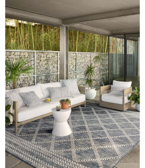 Loloi II Rainier RAI-05 Denim / Ivory 7'-10" x 10'-10" Area Rug