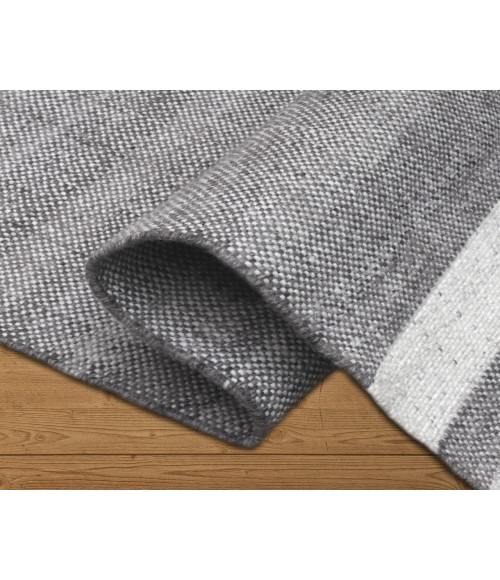 LR Home Asbury 82374 Gray 5' X 7'9 Rect. Rug