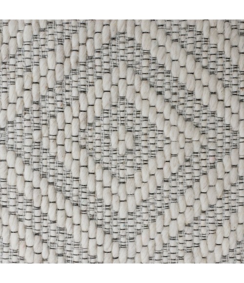 LR Home Bergen 3438 Ivory 2' X 3' Rect. Rug