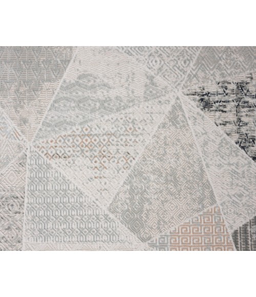 LR Home MICHELLE 81639 Coconut Milk/ Shark 5'3"X7'3 Rect. Rug