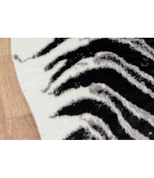 Momeni Acadia Area Rug ACA-1 Zebra Black 5'3 X 7'10