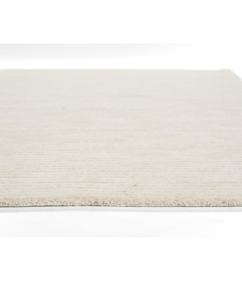 Momeni Asher ASH-1 White 2 ft. 6 in. X 8 ft. Runner Rug