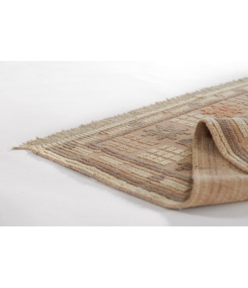 Bristol BRS-8 Blush 2' X 3' Momeni Bristol BRS-8 Blush 2' X 3' Area Rug