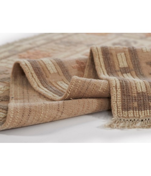 Bristol BRS-8 Blush 2' X 3' Momeni Bristol BRS-8 Blush 2' X 3' Area Rug