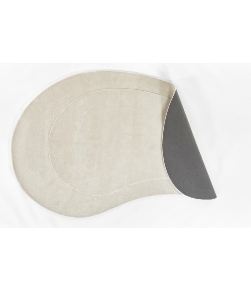 Momeni Claud CUD-1 Ivory 7'3" X 11' Kidney Area Rug