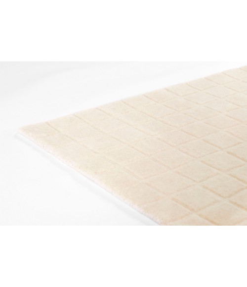 Momeni Contour Ivory CON-1 2 ft. 3 in. X 8 ft. Rect. Rug