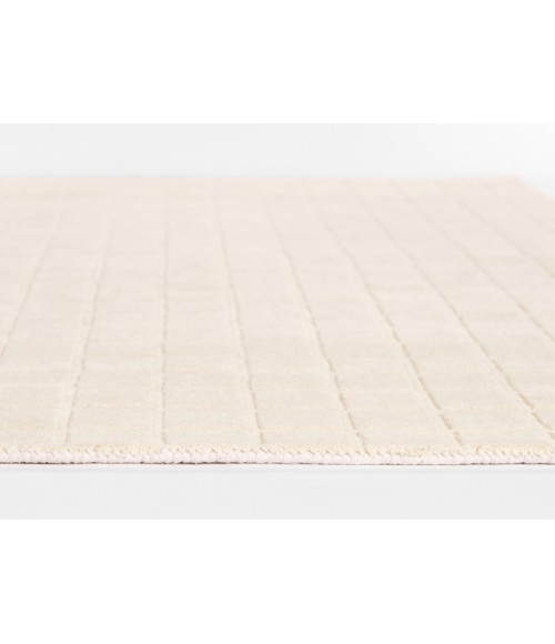 Momeni Contour Ivory CON-1 2 ft. 3 in. X 8 ft. Rect. Rug